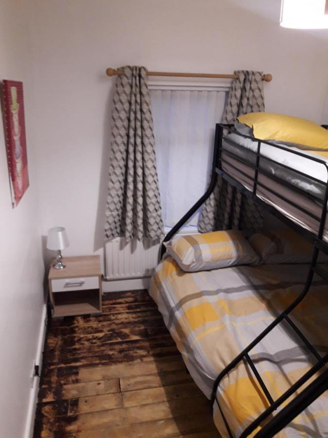 Cosy @ Coleraine Beside Train+Bus Station Apartment Exterior photo